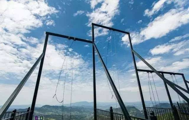 驚險(xiǎn)刺激的懸崖秋千你敢挑戰(zhàn)嗎?